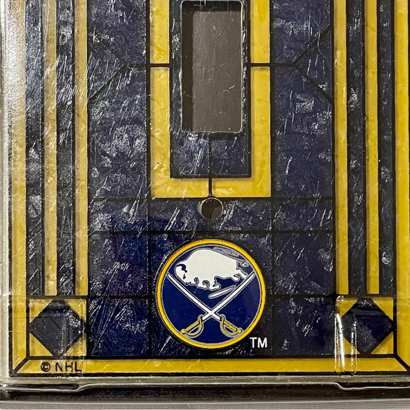 Buffalo Sabres Single Toggle Lightswitch Plate with Team Name and Logo - Picture 3 of 6